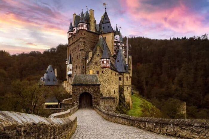 10 Stunningly Beautiful Castles In Germany You Have to Watch