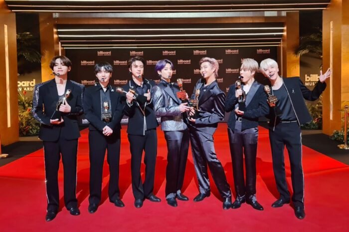 Gaya Girlband K-Pop Tampil ala Boyband, (G)I-DLE Bawakan Fake Love BTS