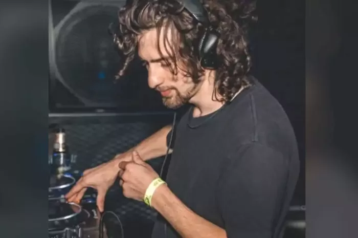 British DJ Controversy Over K-Pop Derogatory Remarks. ‘BTS ARMY is a slave.’