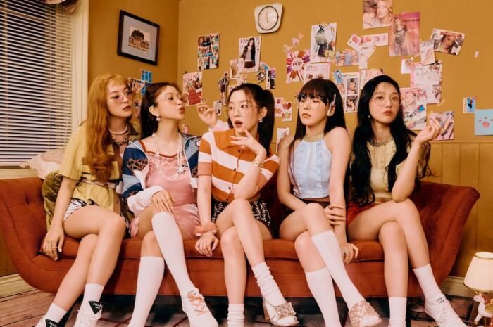 Red Velvet topped the K-Pop Radar Weekly Chart at the same time as their comeback.