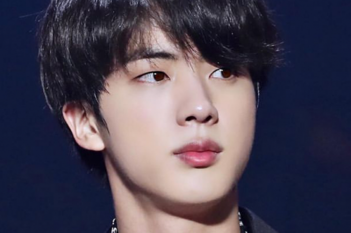 Seokjin, regardless of language or nationality, is known for his songs. BTS Jin, three solo songs ranked first on iTunes in 242 countries