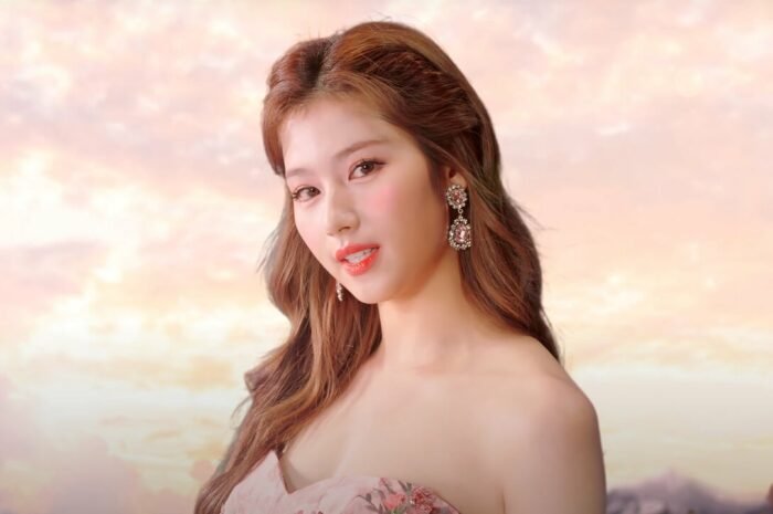 5 Female K-Pop Idols Are Like Little Children In Her Family.