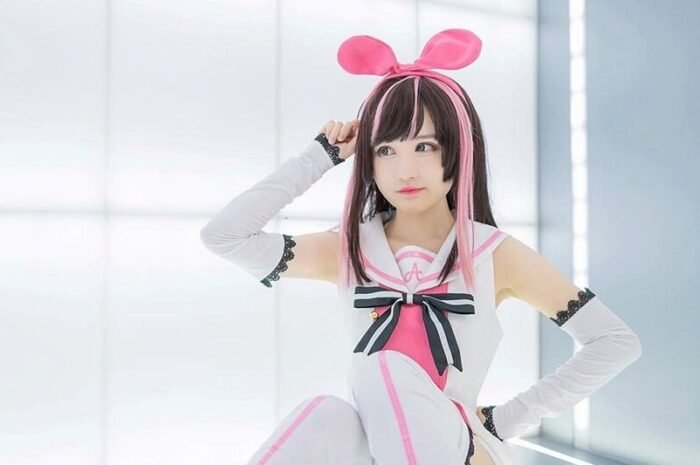 Aliga unveils cosplay of ‘pantyhose’ stockings