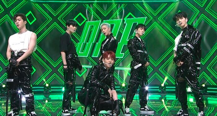 ‘Simply K-Pop’ Trend Magazine, ‘Trauma’ stage unveiled for the first time.