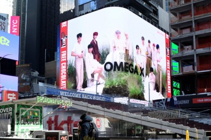 Omega X decorates a giant billboard in Times Square, USA! ‘Amazing scale’ of emerging beast idols