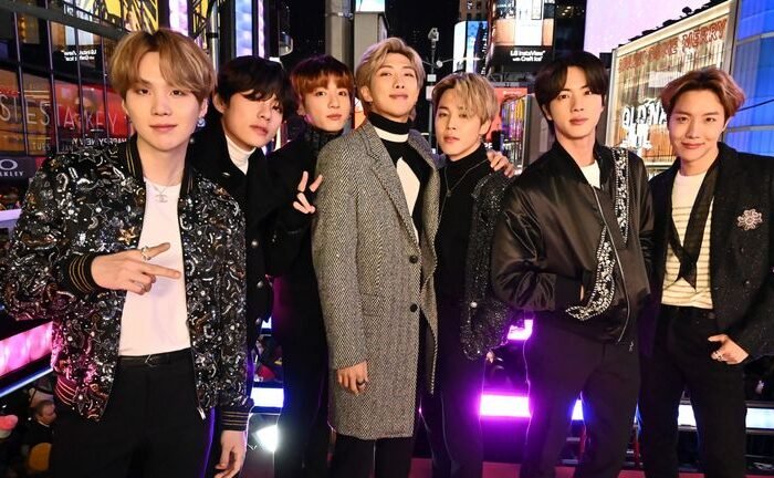 ‘March Mubit Idol’ Omega X-Rocket Punch Meets MC Eunbi Kwon ‘Mubit Live’ scramble on the 26th