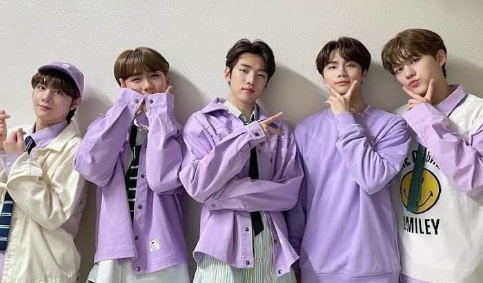 DKZ, ‘Simply K-Pop’ possessed six ‘love thieves’. Born2B refreshing stone