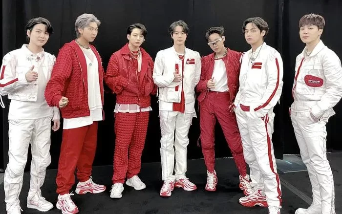 Live Connect, the first solo concert in 4 years to be sent overseas online.