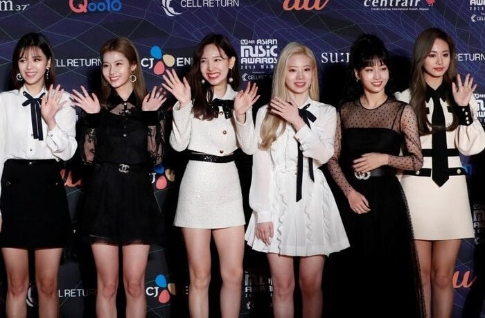 Everglow’s ‘Korean Wave Pop Fest London 2022’ heats up. Snow painting on the stage of the most robust performance