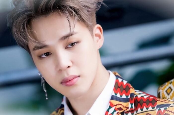‘Brand Shinhwa’ BTS Jimin hits bookstores. K-pop’s first 3D lenticular photobook tops the bestseller list.