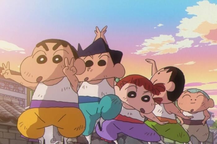 Even though it is my town. ‘Crayon Shin-chan’s knees are outside the mosquito net?
