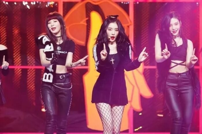 ‘Simply K-Pop’ Queen’s Eye, ‘Yummy Yummy’ as proud as the queen’s eyes.