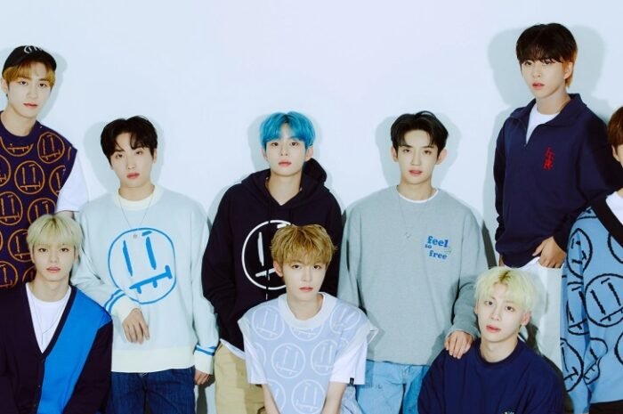 Foreign tourists are participating in the ‘K-Pop Goods Market.’