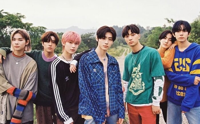 New World Senior Association completed the Fashion Gala Show for the development of K-Pop Hallyu culture.