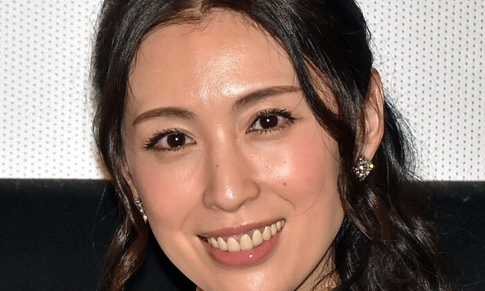 Akiko Hinagata with long blue hair from Akame ga Kill! ‘Esdeath’ cosplay figure ‘High quality!’ ‘Beautiful’ ‘Cool!’